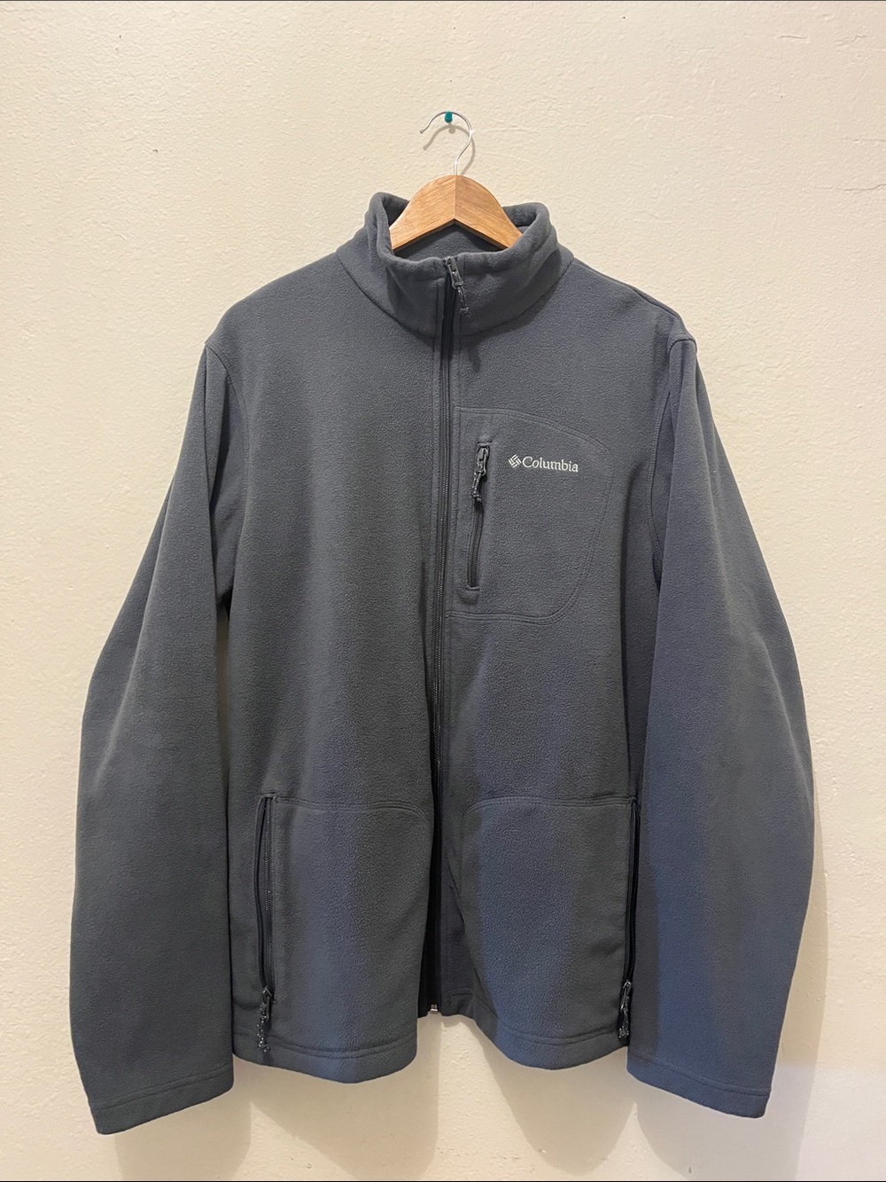 Colombia grey fleece zip up men’s Medium